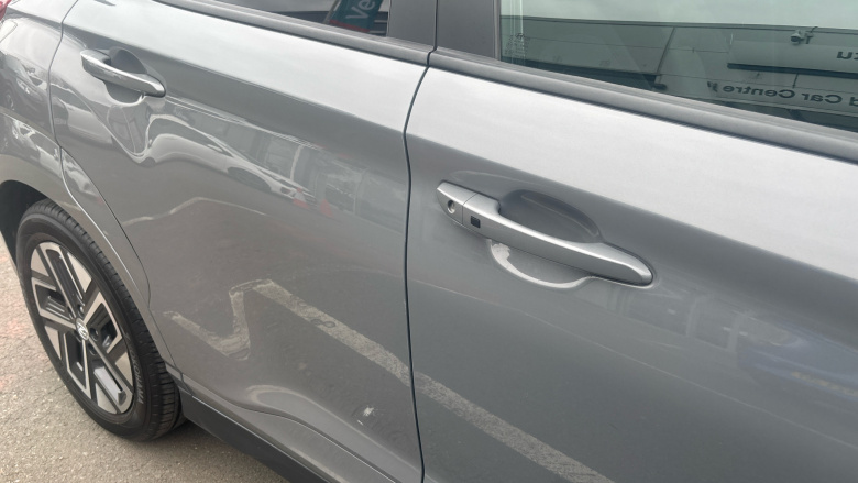 Hyundai KONA 100kW Premium 39kWh 5dr Auto Electric Hatchback